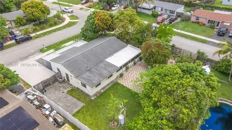 1611 SW 67th Avenue North Lauderdale FL 33068