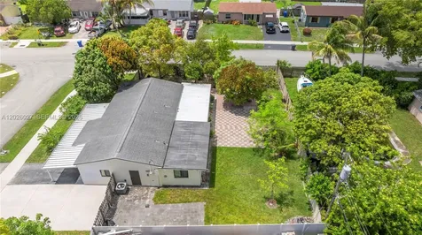 1611 SW 67th Avenue North Lauderdale FL 33068