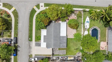 1611 SW 67th Avenue North Lauderdale FL 33068