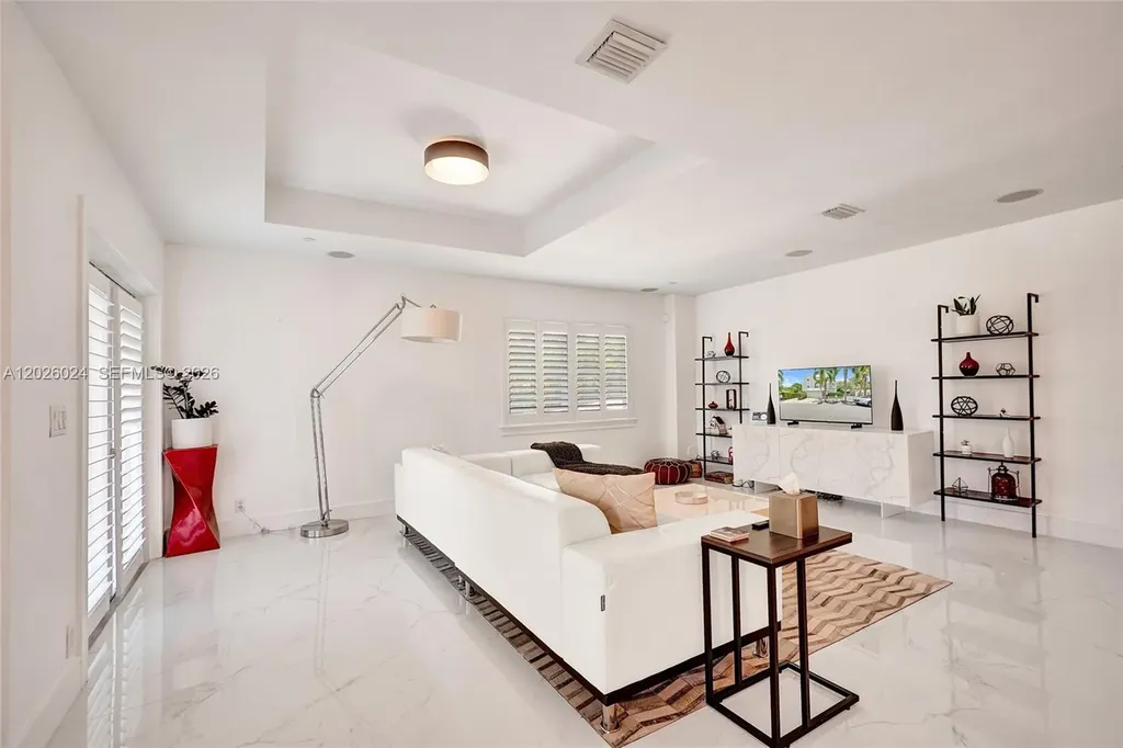 1112 NE 17th Way Fort Lauderdale FL 33304