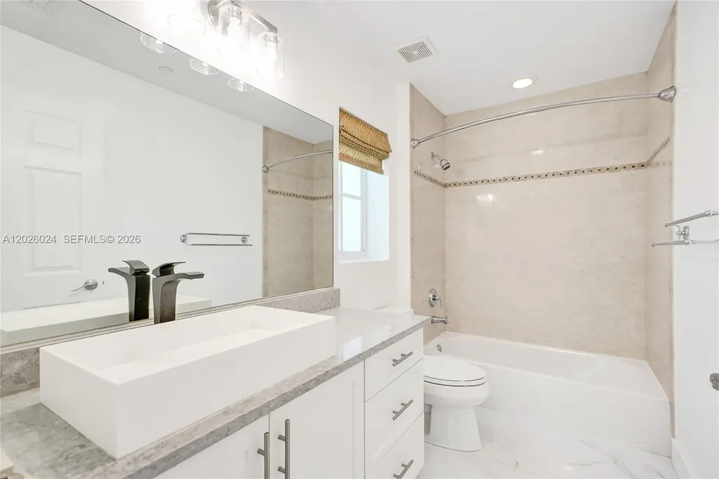 1112 NE 17th Way Fort Lauderdale FL 33304