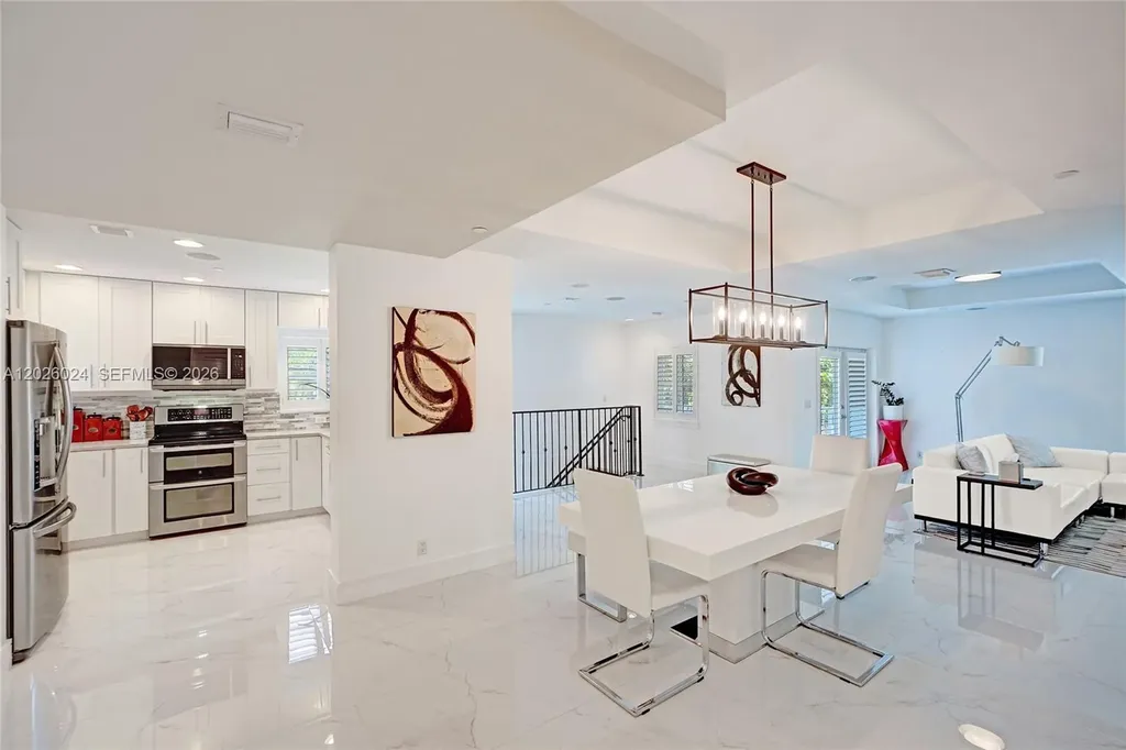 1112 NE 17th Way Fort Lauderdale FL 33304