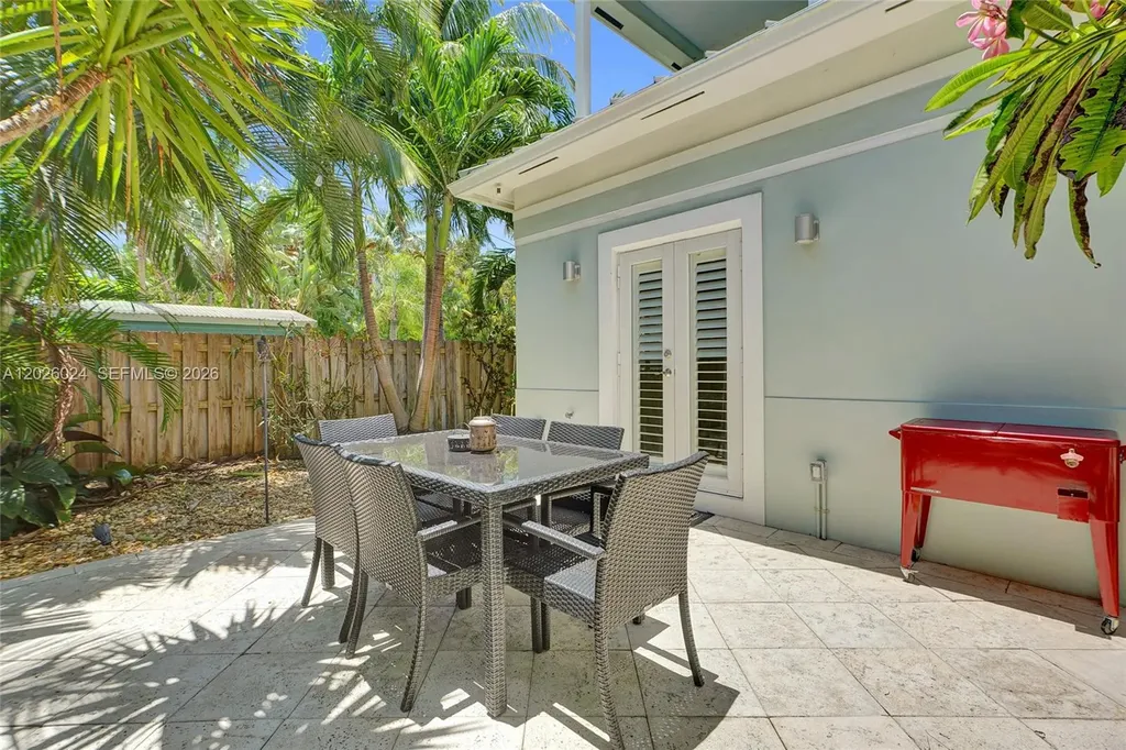 1112 NE 17th Way Fort Lauderdale FL 33304
