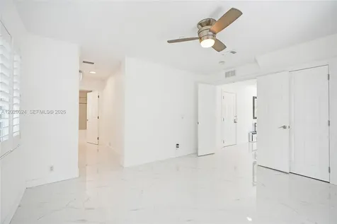 1112 NE 17th Way Fort Lauderdale FL 33304