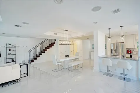 1112 NE 17th Way Fort Lauderdale FL 33304