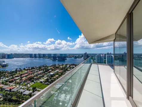 18975 Collins Avenue Sunny Isles Beach FL 33160
