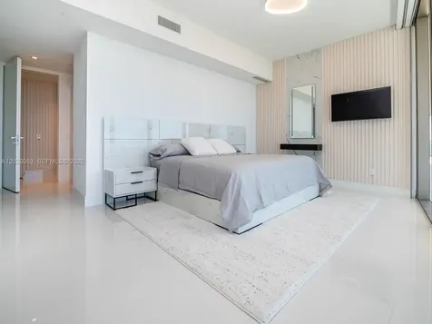 18975 Collins Avenue Sunny Isles Beach FL 33160