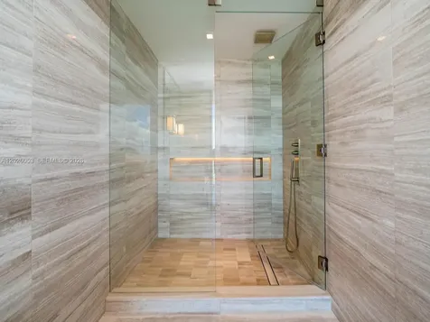 18975 Collins Avenue Sunny Isles Beach FL 33160