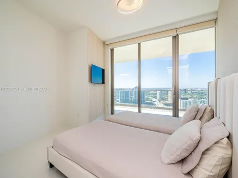 18975 Collins Avenue Sunny Isles Beach FL 33160