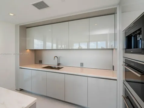 18975 Collins Avenue Sunny Isles Beach FL 33160