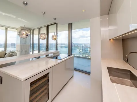 18975 Collins Avenue Sunny Isles Beach FL 33160