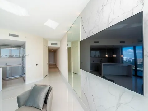 18975 Collins Avenue Sunny Isles Beach FL 33160