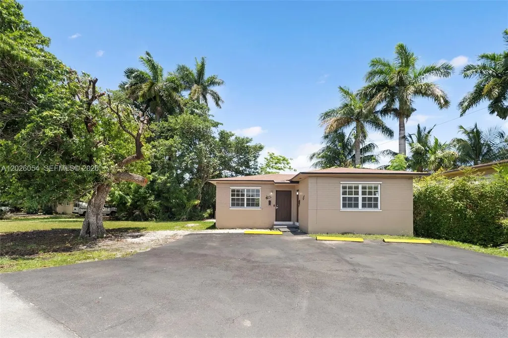 3209 NW 13th Terrace Miami FL 33125