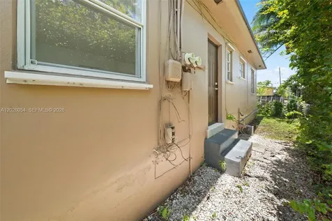 3209 NW 13th Terrace Miami FL 33125