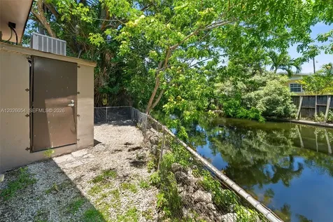 3209 NW 13th Terrace Miami FL 33125