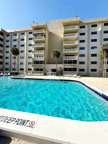 800 NE 195th Street Miami FL 33179