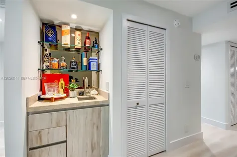 302 Lakeview Drive Weston FL 33326