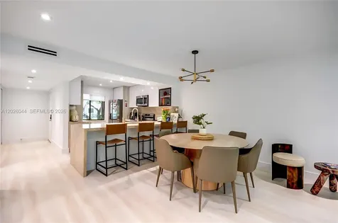 302 Lakeview Drive Weston FL 33326
