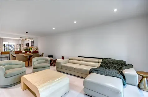 302 Lakeview Drive Weston FL 33326