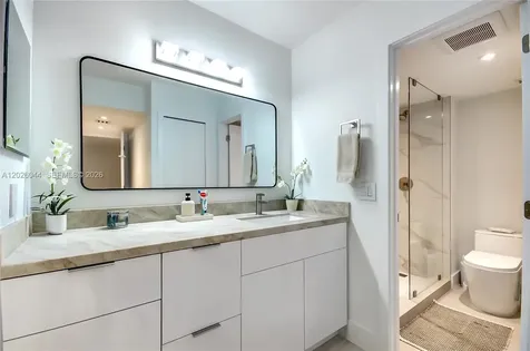 302 Lakeview Drive Weston FL 33326