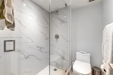 302 Lakeview Drive Weston FL 33326