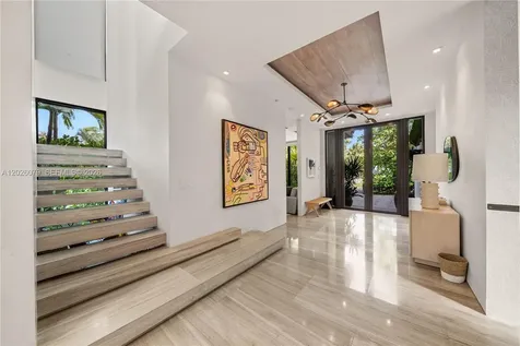 5061 N Bay Road Miami Beach FL 33140