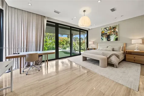 5061 N Bay Road Miami Beach FL 33140
