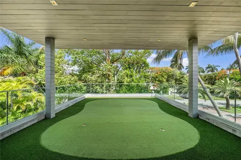 5061 N Bay Road Miami Beach FL 33140