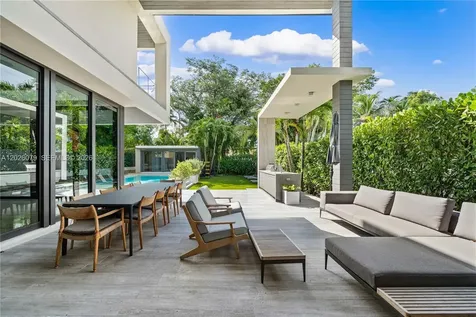 5061 N Bay Road Miami Beach FL 33140