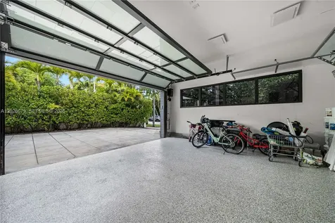 5061 N Bay Road Miami Beach FL 33140