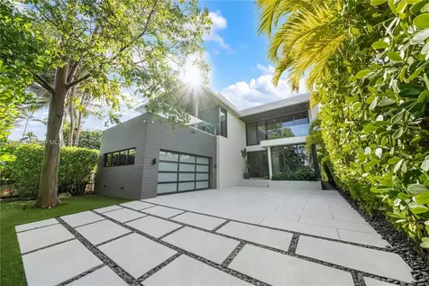 5061 N Bay Road Miami Beach FL 33140
