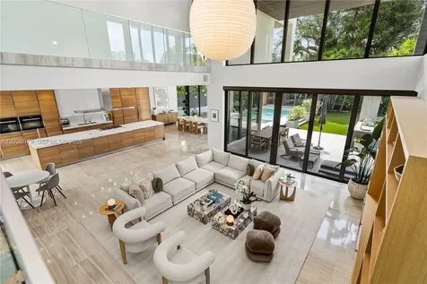 5061 N Bay Road Miami Beach FL 33140