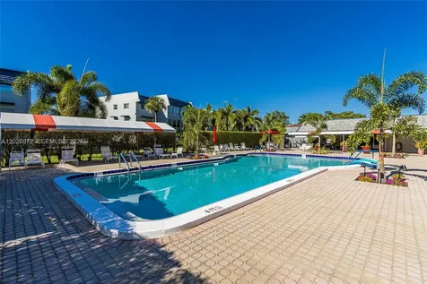 7887 Golf Cir Drive Margate FL 33063