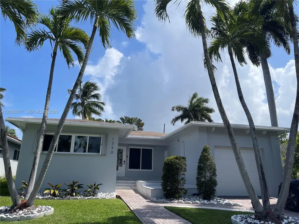 1230 Hollywood Boulevard Hollywood FL 33019