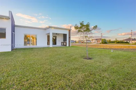 5 SW 26th Place Cape Coral FL 33991