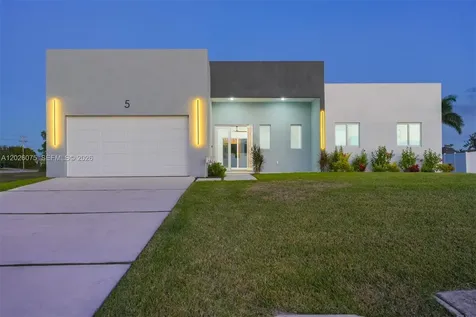 5 SW 26th Place Cape Coral FL 33991