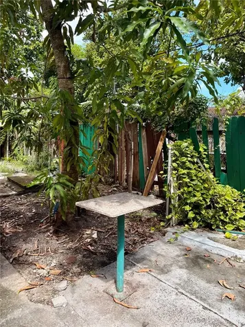 1251 NW 29th Terrace Miami FL 33142