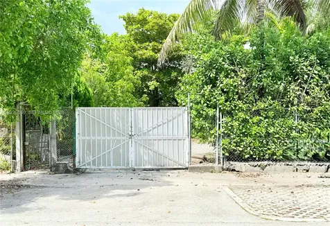 1251 NW 29th Terrace Miami FL 33142