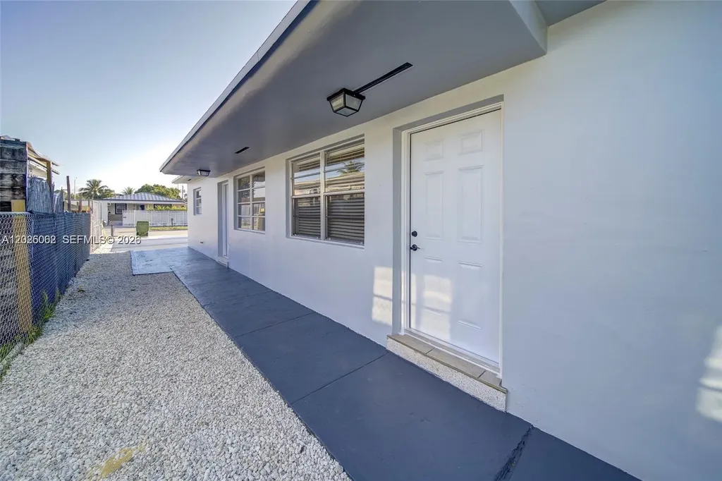 896 E 22nd Street Hialeah FL 33013