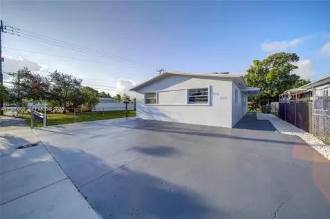 896 E 22nd Street Hialeah FL 33013