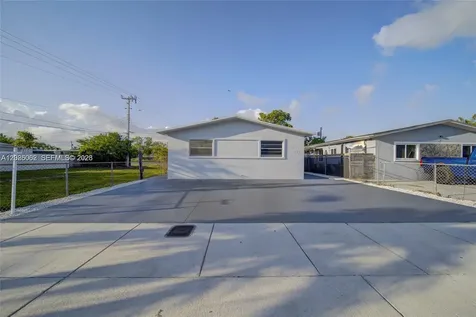 896 E 22nd Street Hialeah FL 33013