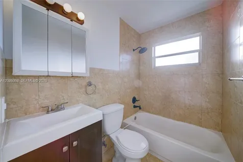 896 E 22nd Street Hialeah FL 33013