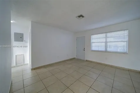 896 E 22nd Street Hialeah FL 33013