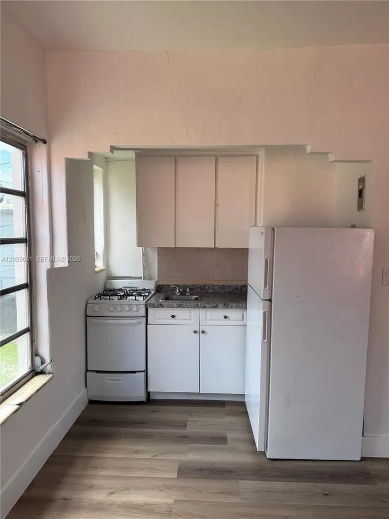 825 Alton Road Miami Beach FL 33139