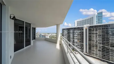 555 NE 34th Street Miami FL 33137