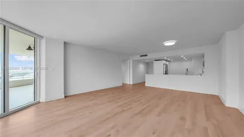 555 NE 34th Street Miami FL 33137