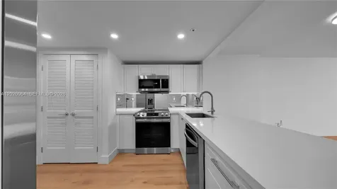 555 NE 34th Street Miami FL 33137