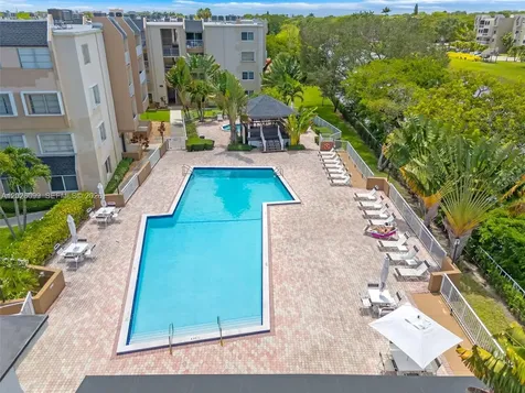 7765 SW 86th Street Miami FL 33143
