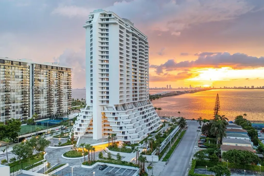 555 NE 34th Street Miami FL 33137