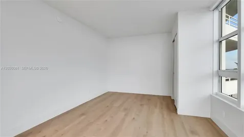 555 NE 34th Street Miami FL 33137